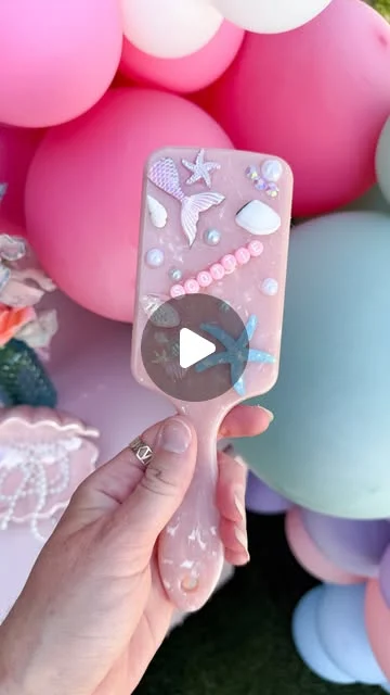 Our custom mermaid hairbrushes for Sloane and Annslie’s joint birthday party 🐚

DM us for inquiries!

ashandcocoparties 
bloomsz.co 
blownawaybylettyplusthree 
plannedprettykids 
speckledcreations 
coastalcollectiveca 
poisonivydesigns 
anas_draping_decor 
thearenahouse 
thegrazesocial 
platinumprophouse