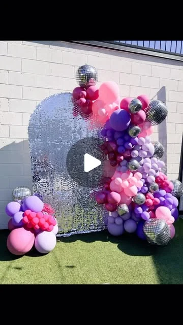 Silent Disco🎧 for this sassy sweet girl!🪩💜
Happy Birthday Palmer! 
•
•
-planner, decor, balloons blownawaybylettyplusthree 
-coffee cart hazeduppp 
-silent disco squeed_sounds 
-slime plannedprettykids 
-venue thearenahouse 
•
•
#discopartytheme #kidsdiscoparty #silentdiscoparty #kidspartyevents #discopartydecor